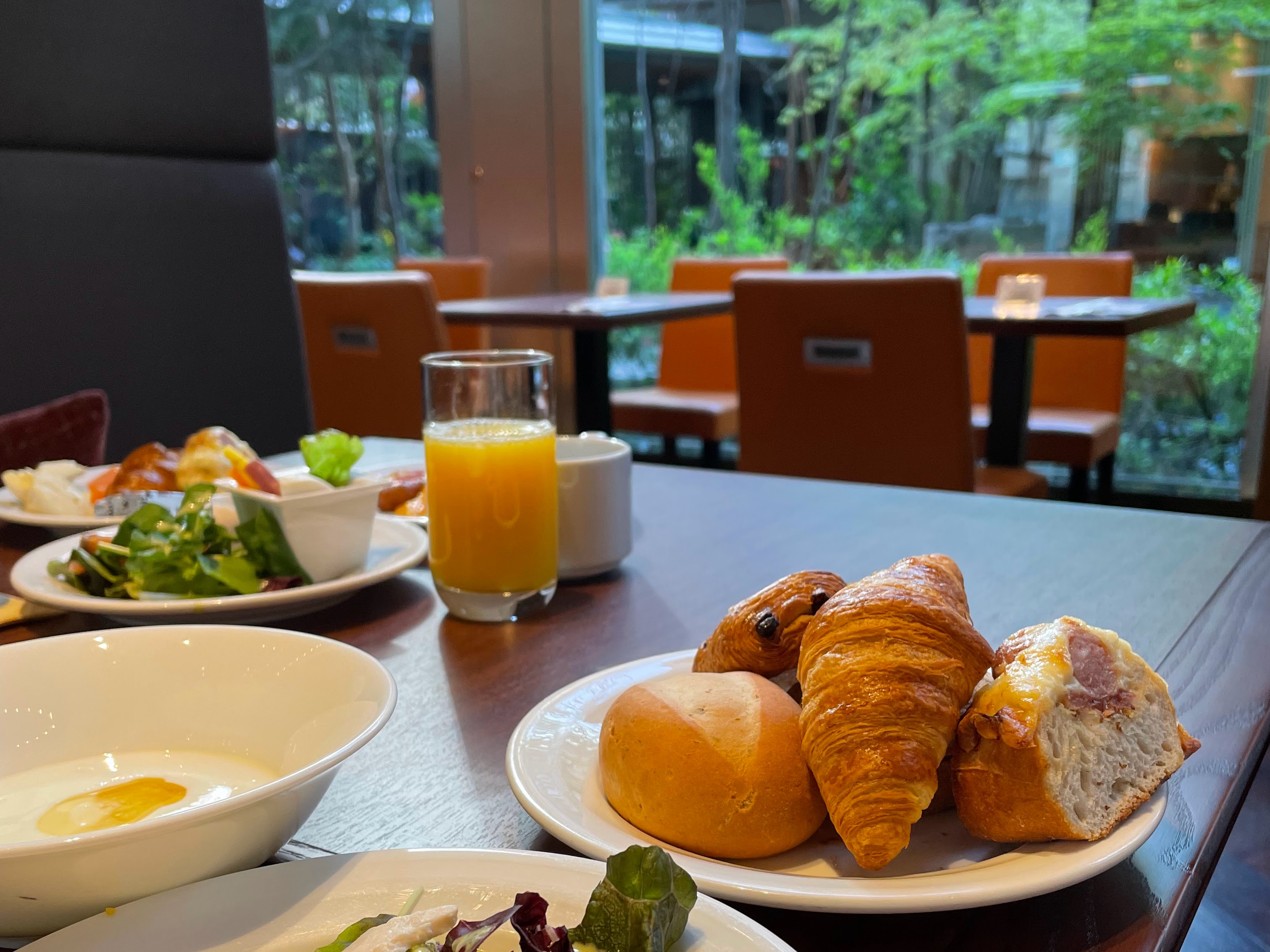 庭のホテルの朝食レビュー！東京のまんなかで新鮮野菜と贅沢ビュッフェを堪能